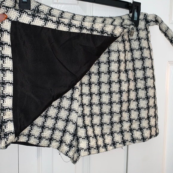 Forever 21 Wrap front skort - Picture 2 of 4